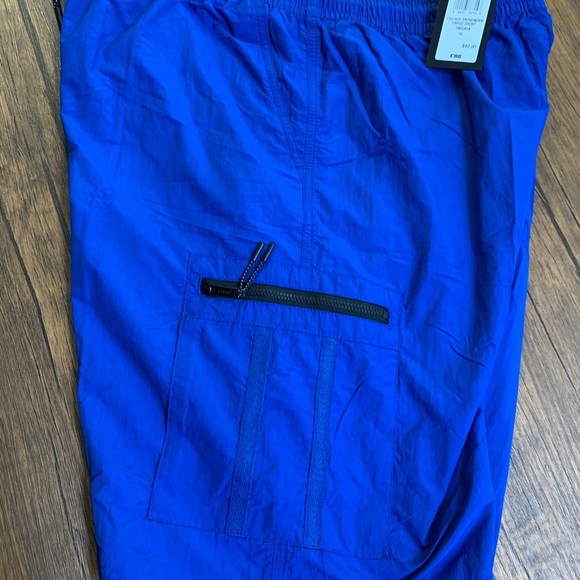 Shorts - Picture 7 of 7